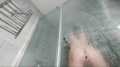 Скрытая камера в душе отеля