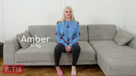 Блондинка на кастинге сделала минет и трахается в анал раком