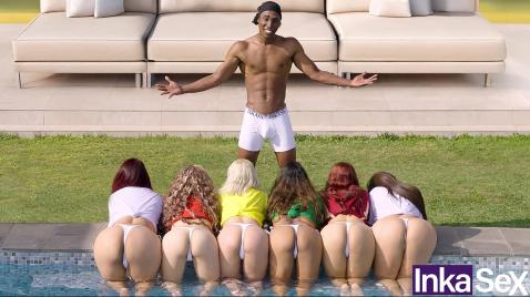 Шесть девиц ласкают негра со стоячим членом