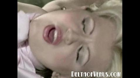 Зрелая дама отдалась начальнику на работе