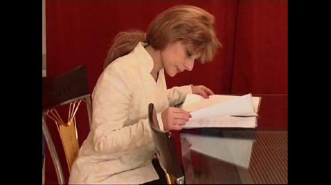 Подчинённый заглаживает свои ошибки в документациях сексом