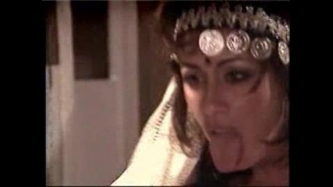 Два мужика трахают восточную принцессу с большими сиськами