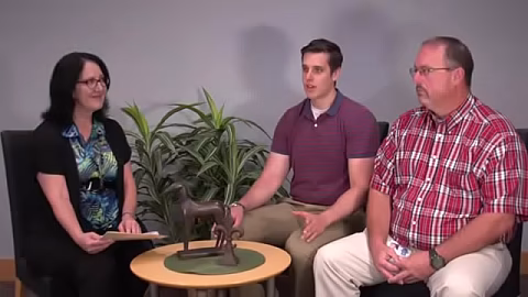 Парень неожиданно напоролся на секс на парковке